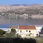 Pavicic Marija 3* Pag Town