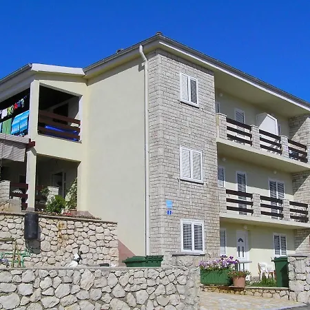 Pavicic Marija 3* Pag Town