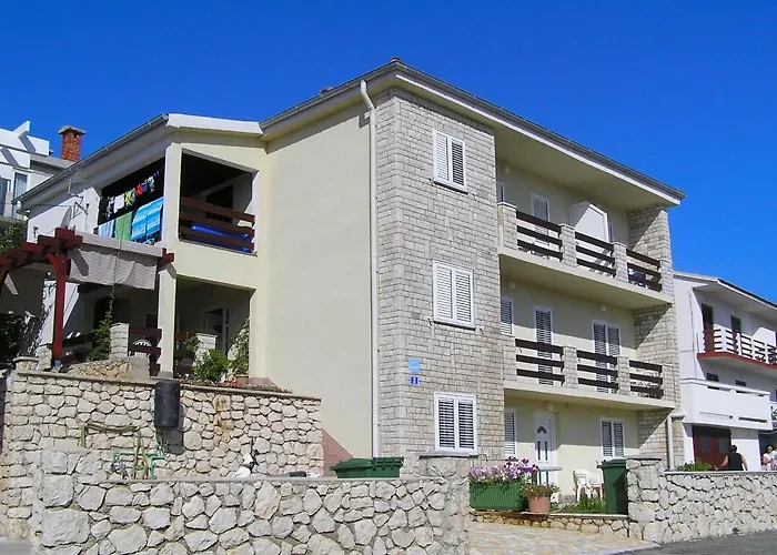 Pavicic Marija 3* Pag Town