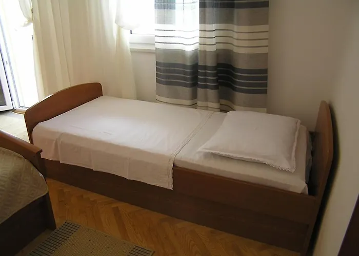 Pavicic Marija Pensionat Pag Town