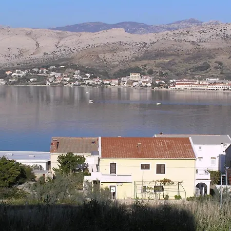 Pavicic Marija 3* Pag Town