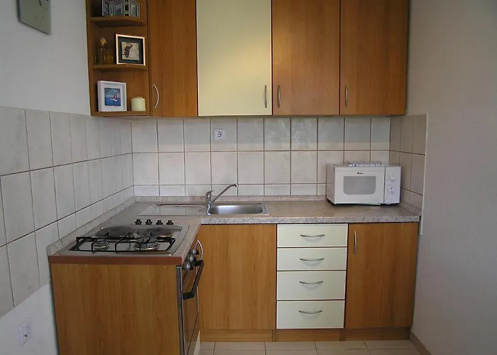 Pavicic Marija Gasthof Pag Town