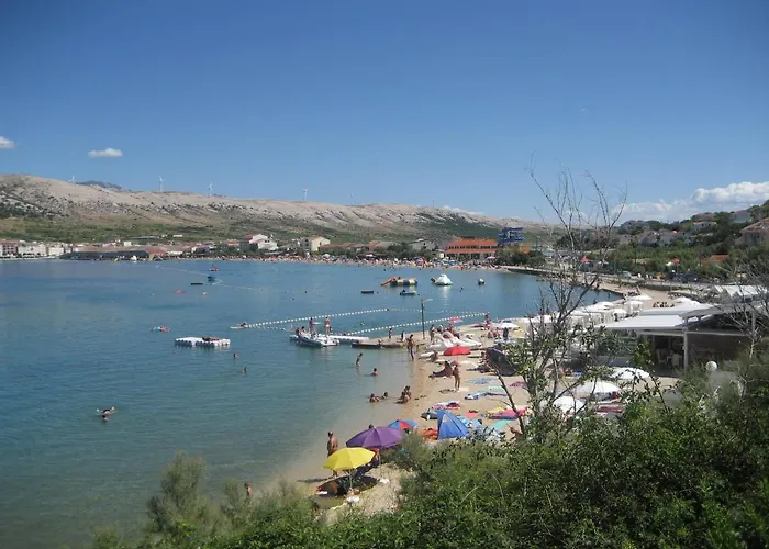 Pavicic Marija 3* Pag Town